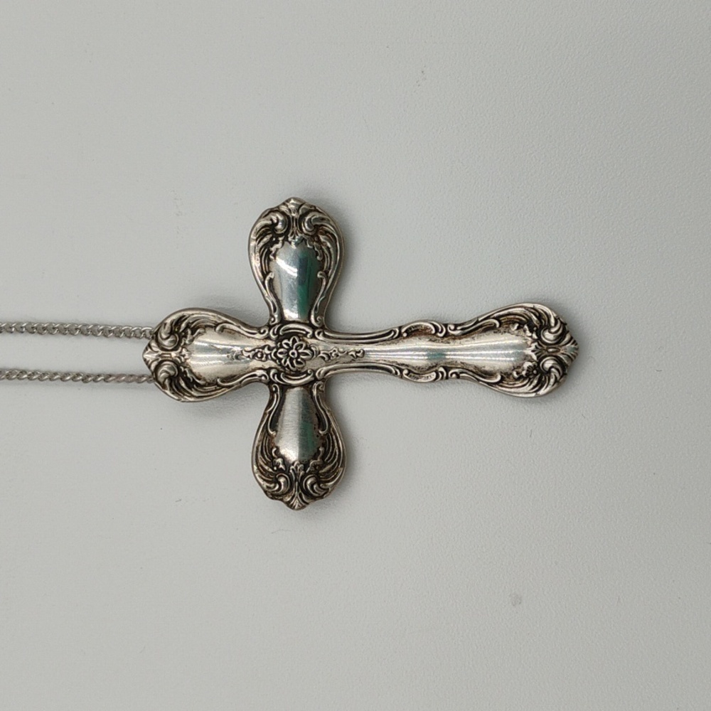 Vintage Towle Old Master Sterling Silver Cross Pendant Necklace